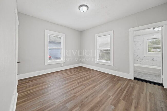 Building Photo - Cute 2 bedroom / 1 bathroom home in 38111 ...