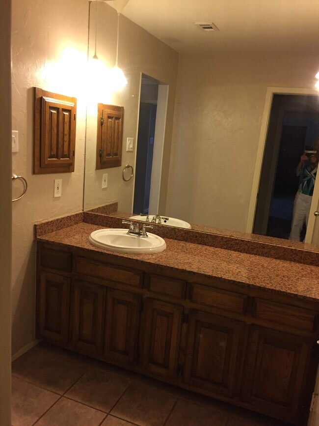 Master bed room granite sink top - 3136 Pin Oak Ct