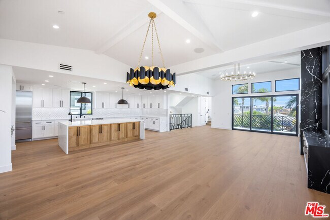 Building Photo - 926 17th St