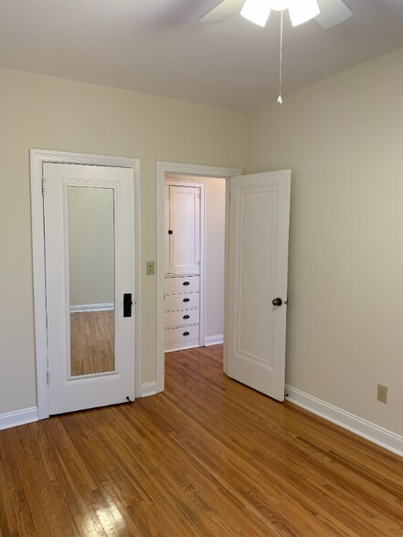 Building Photo - 145 S Chatsworth St