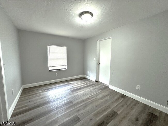 Building Photo - 2117 Mitchell Ct