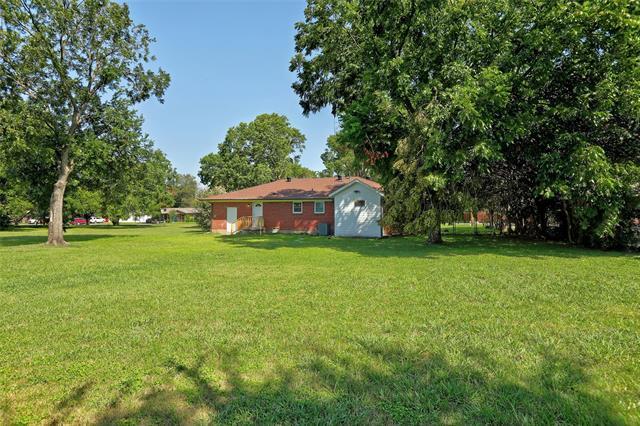Building Photo - 1014 Sierra Dr