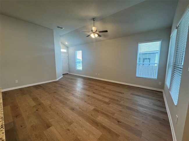 Building Photo - 184 Schrader Dr