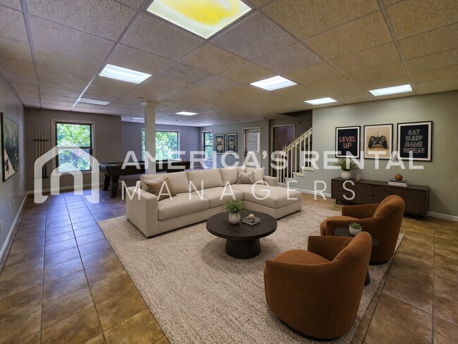Building Photo - Deposit Pending! - Private Estate Living on Over 3 Acres! Available to view NOW!