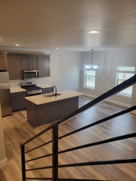 Building Photo - 2913 Sunburst Dr