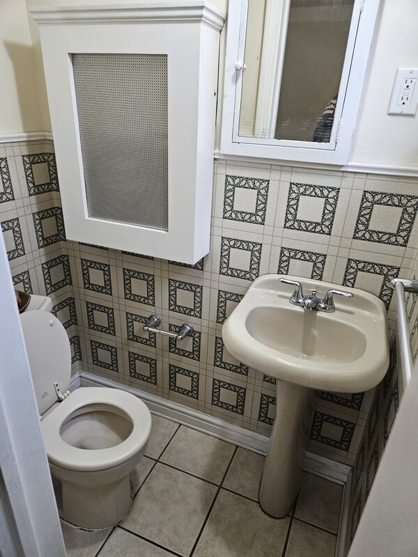 Building Photo - 3341 Hyde Park Ave