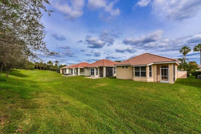 Building Photo - 650 SW Treasure Cove