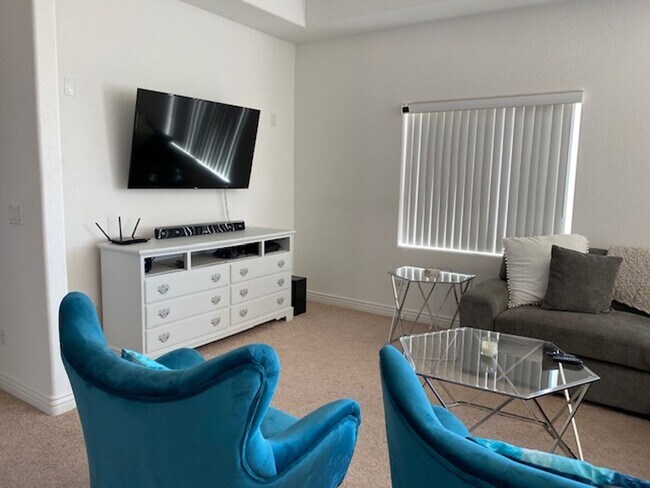Building Photo - 3 BR + Bonus, Fully furnished, Includes Ut...