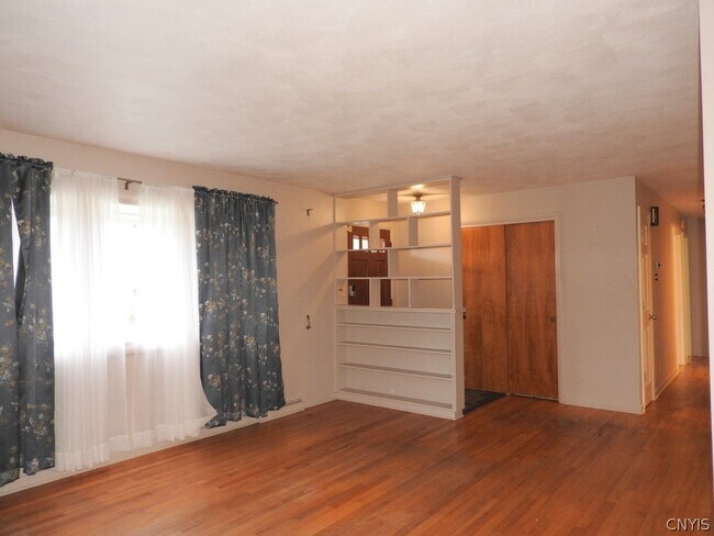 Building Photo - 504 Hillsboro Pkwy