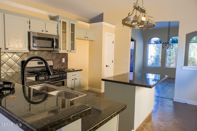 Building Photo - 14273 Hacienda Rock Dr