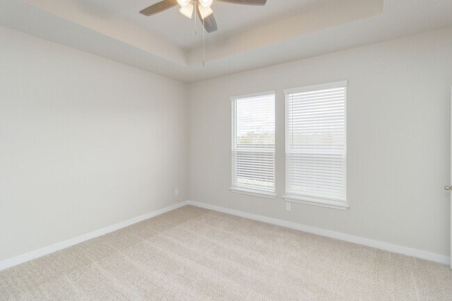 Building Photo - 830 Staglin St