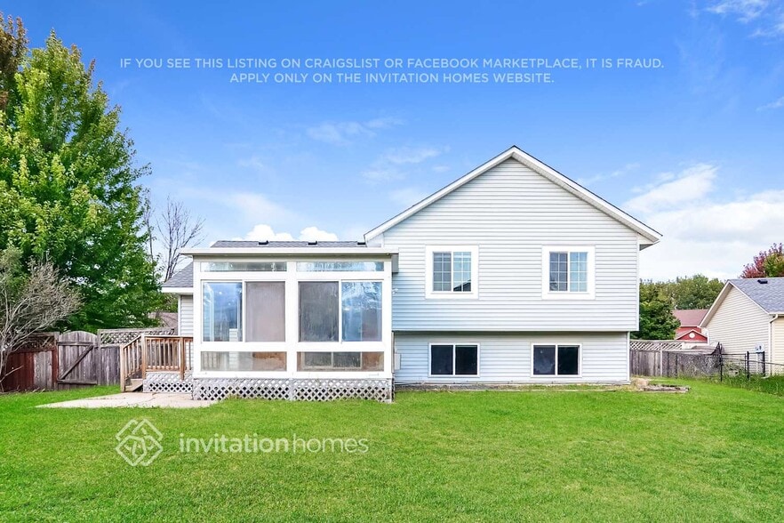 Building Photo - 26678 Oakridge Way