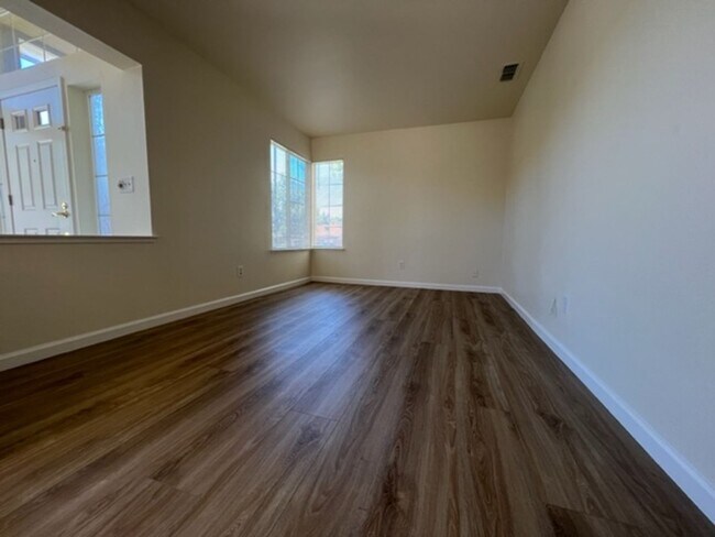 Building Photo - 4200 Buckskin Dr