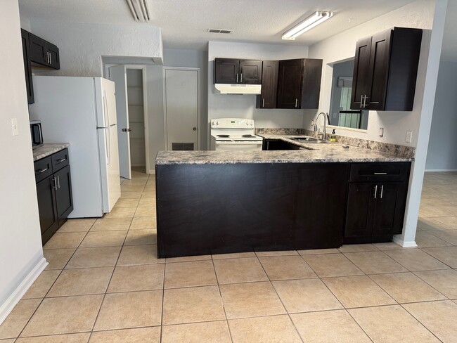 Building Photo - 3 Black Jack Cir