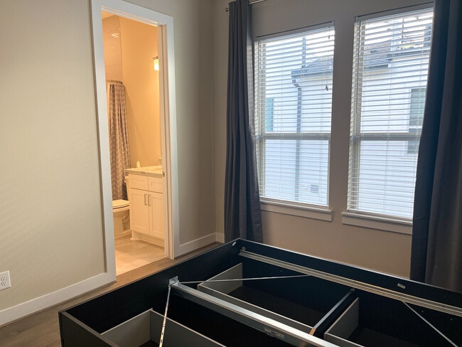 Building Photo - 2643 Fountain Key Blvd