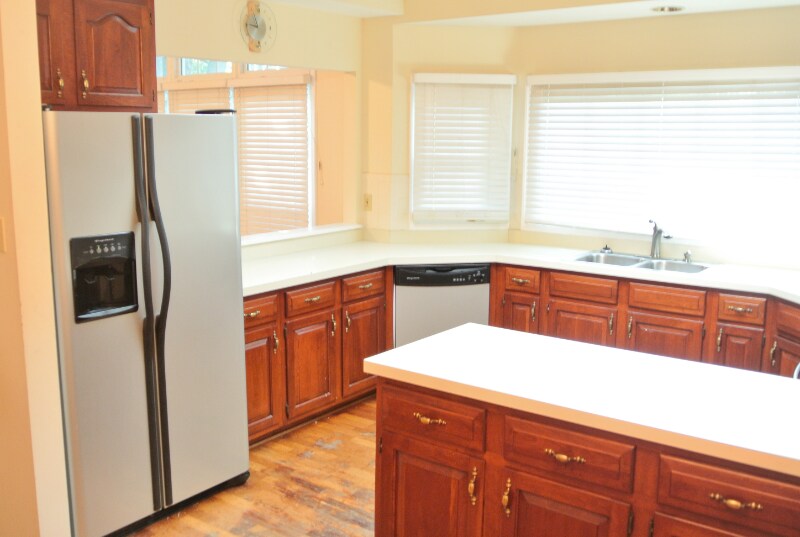 Building Photo - 2036 Hen House Dr