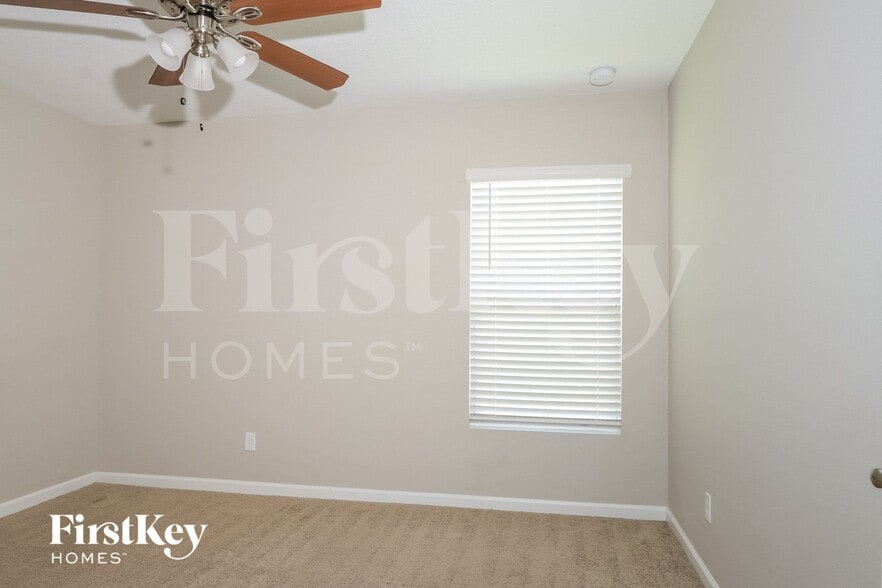 Building Photo - 3765 SW Darby Ln