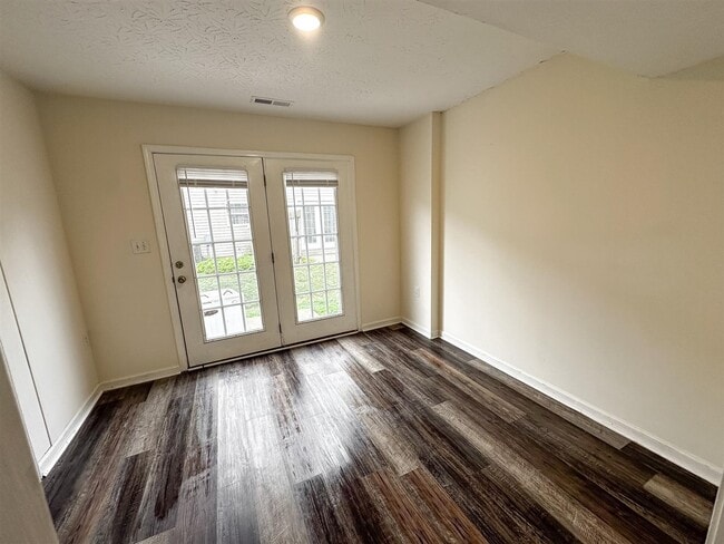 Building Photo - 1225 N Lee Dr