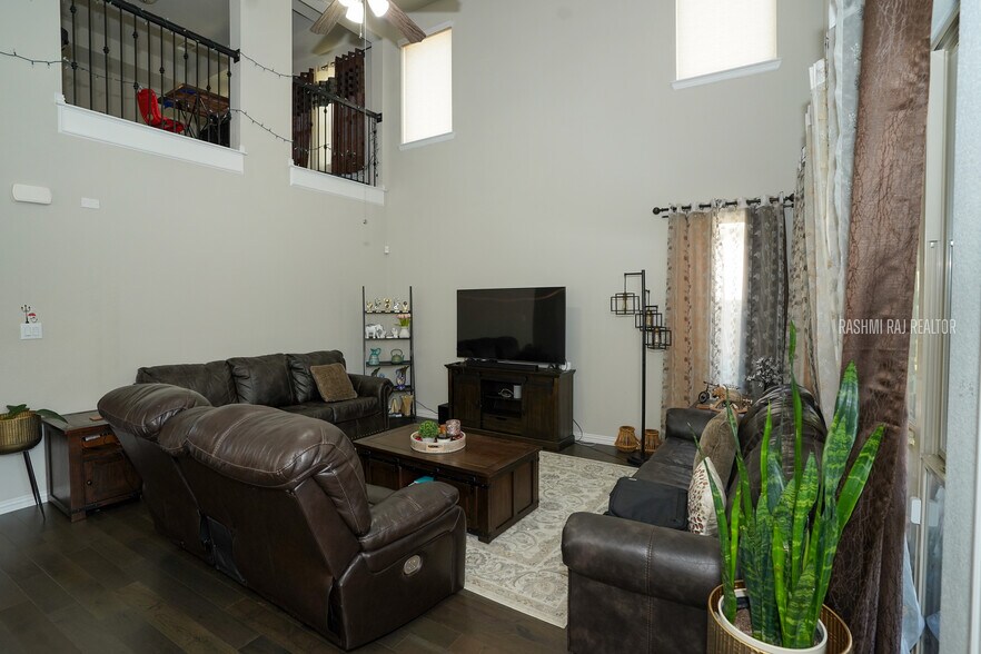 Building Photo - 12559 Ravine Creek Rd