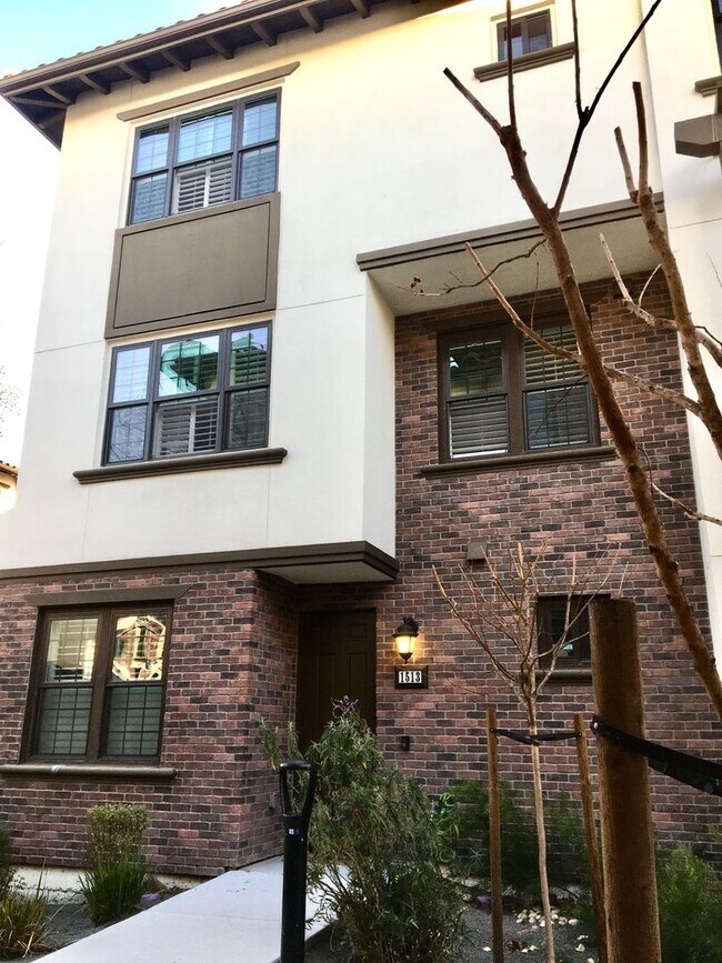 Pleasanton Condo 5bed/4ba on corner of Ha... 1513 Quintana Ter