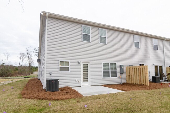 Building Photo - 1575 Grey Cliff Run