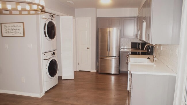 Building Photo - 3957 Kiwanis Loop