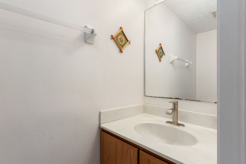 Building Photo - 1621 Aniko Ave
