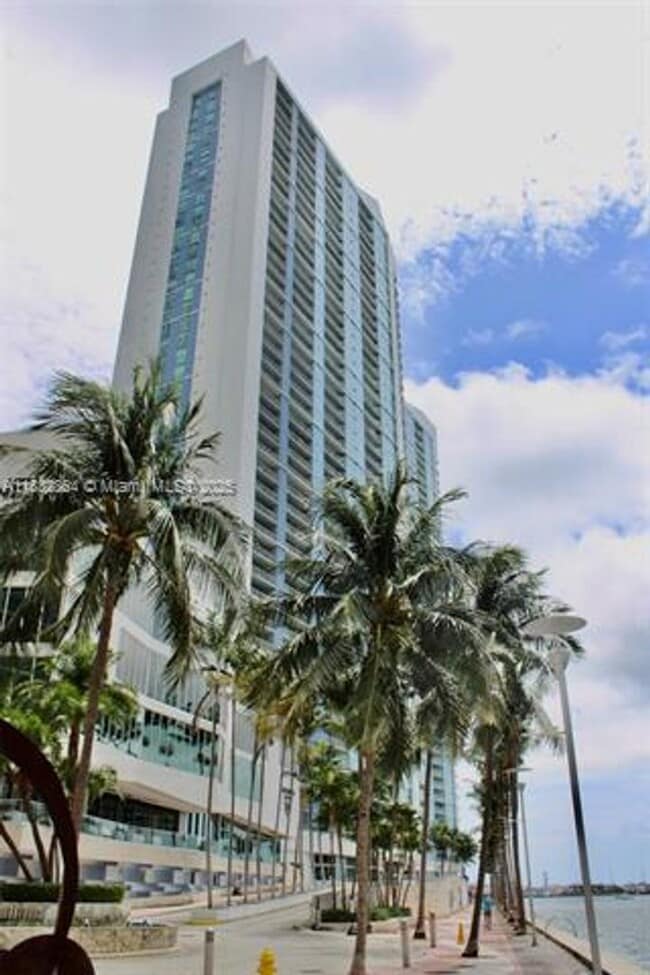 Building Photo - 325 S Biscayne Blvd