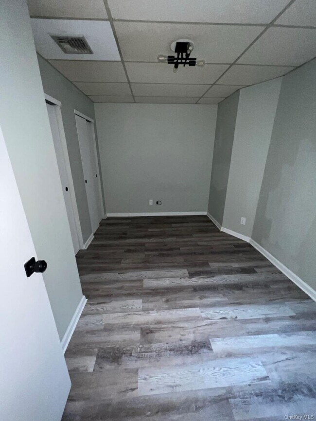 Building Photo - 308 Maple Ave