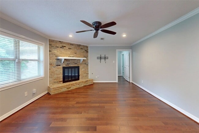 Building Photo - 5850 Braesheather Dr