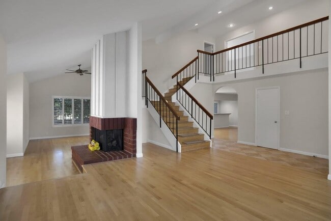 Building Photo - 976 Pizarro Ln