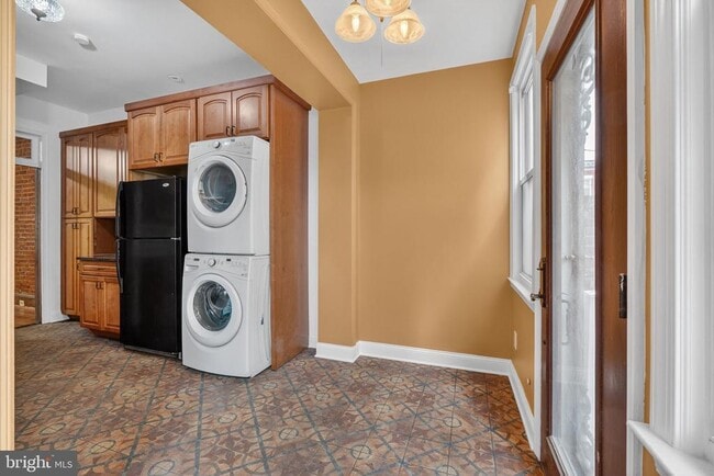 Building Photo - 1169 6th St NE