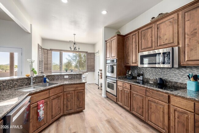 Building Photo - 1415 W Lavitt Ln