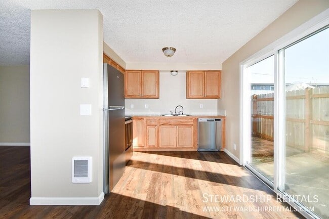 Building Photo - 1162 Grant Alley