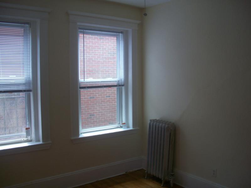 Building Photo - 463 Park Dr