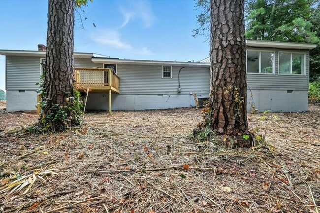 Building Photo - 6432 Maple Rd