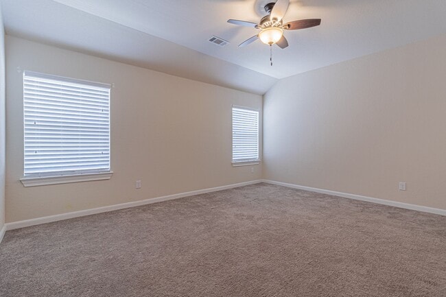 Building Photo - Charming 4-Bedroom Home in Prime North Central Location!
