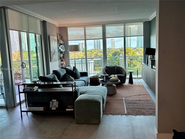 Building Photo - 2021 SW 3rd Ave