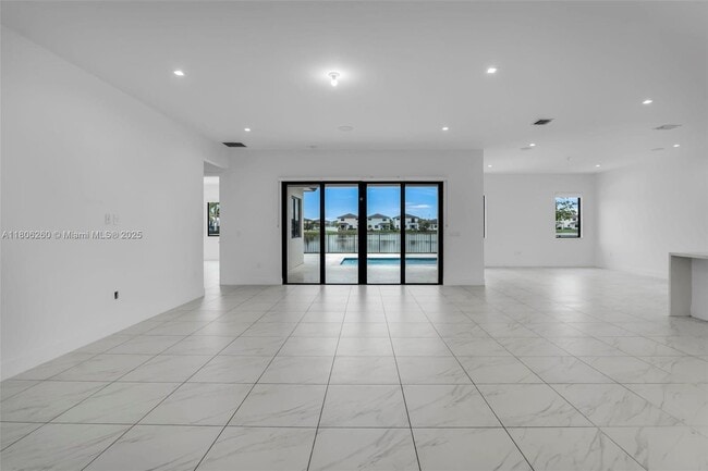 Building Photo - 4309 SW 176th Ave