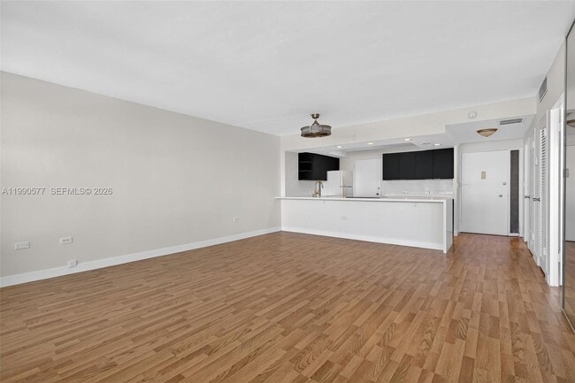 Building Photo - 3111 N Ocean Dr