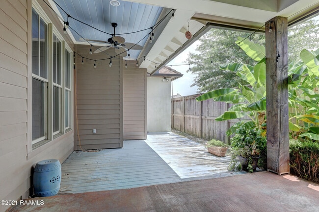 Building Photo - 108 Beaulac Ln