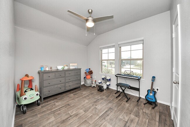 Building Photo - 4315 Nervesa Dr.