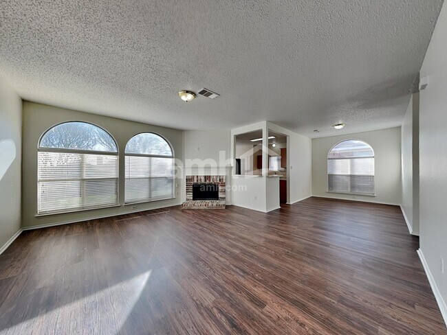 Building Photo - 6711 Flamewood Dr