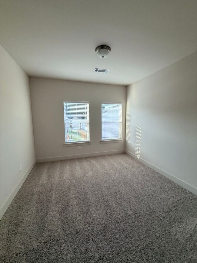 Building Photo - 4328 Fern River Bnd
