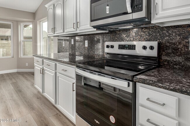 Building Photo - 2319 E San Tan Dr