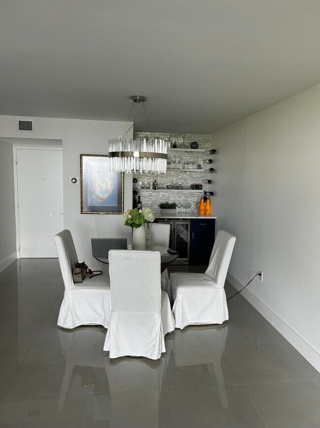 Building Photo - 3912 S Ocean Blvd