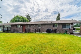 Building Photo - Davisson Tri-Plex