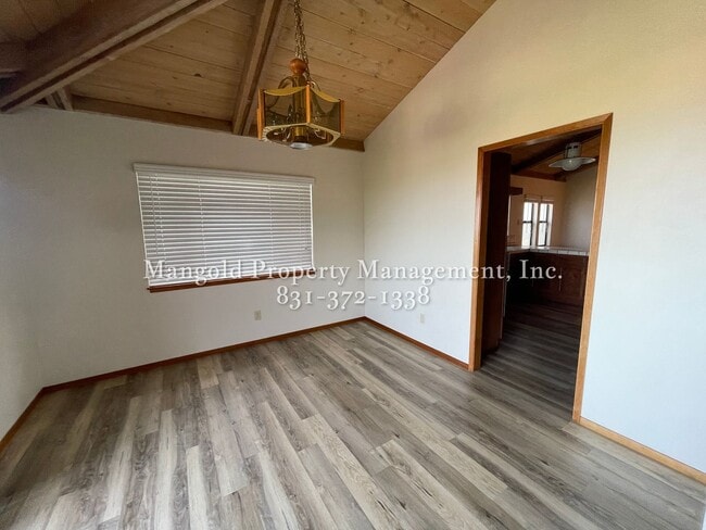 Building Photo - Spacious 3 Bed 2 Bath With Panoramic Ocean...