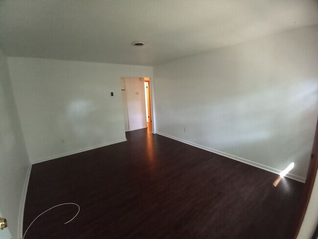 Building Photo - 1346 Strand St