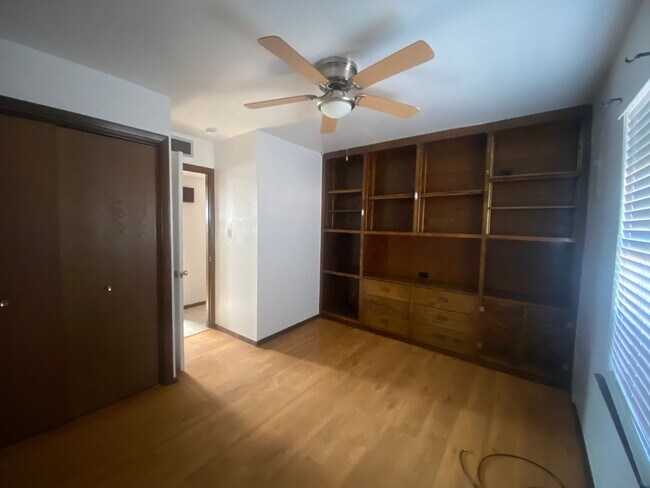 Building Photo - 1733 Aspen Ave